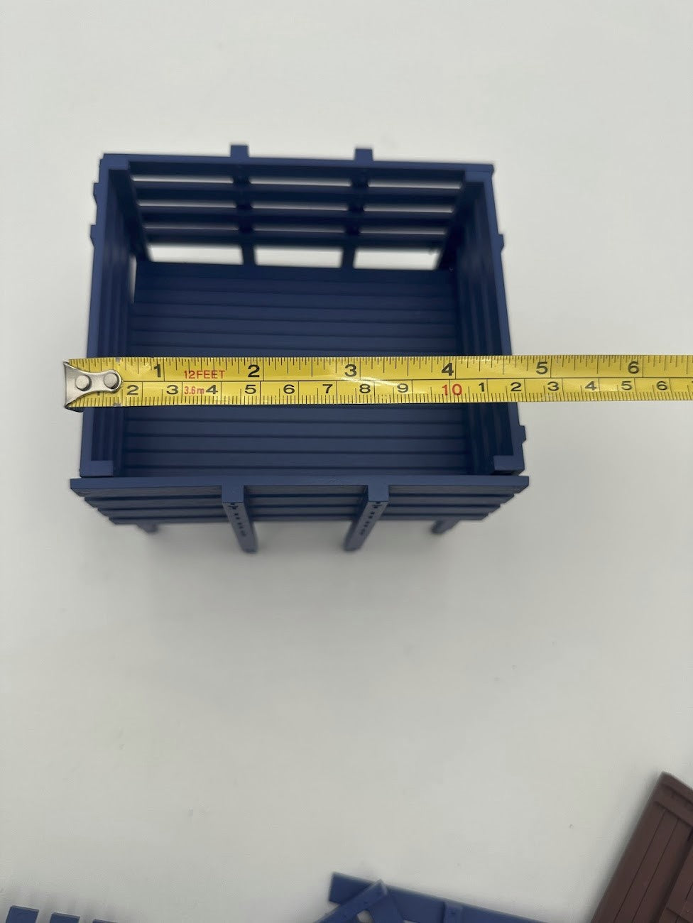 USA Trains Railroad Tie or Work Load Supply Crate Holder for Flat Car, G Scale