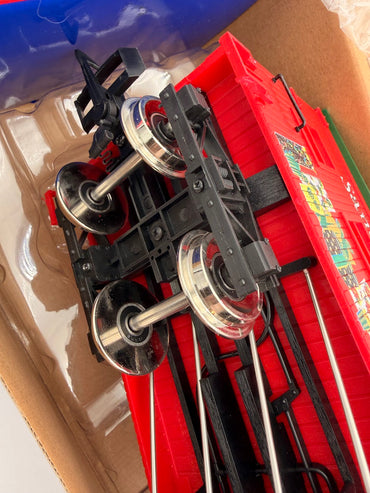 USA Trains R18302 CHRISTMAS Boxcar 2021 - Santa's Elves Workshop with BB Metal Wheels