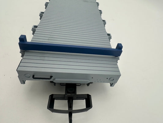 USA TRAINS 2 pieces Low End Barrier Pieces for Flat Cars - Blue or Dark Gray