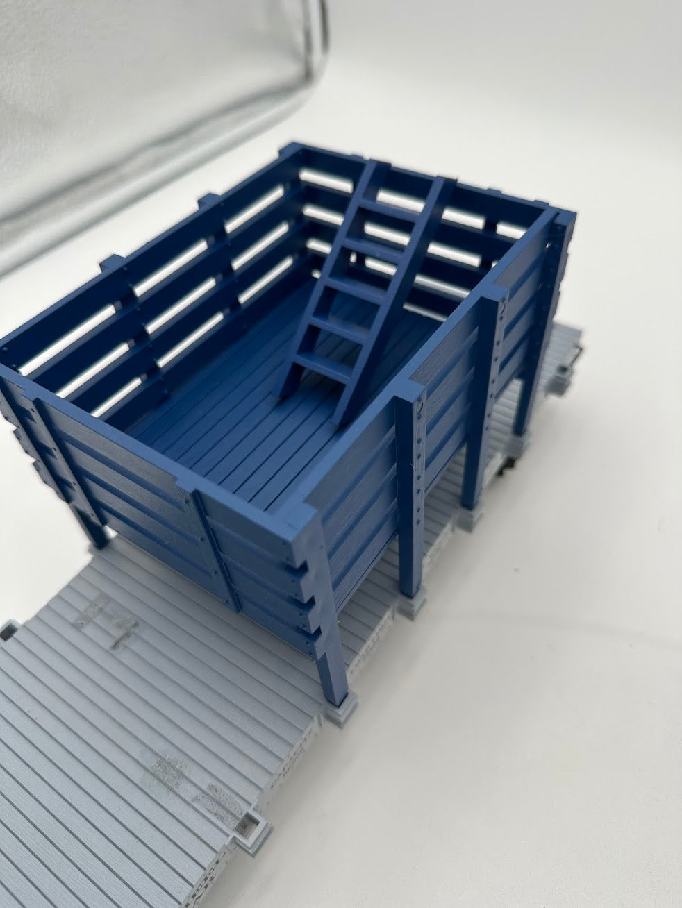USA Trains Railroad Tie or Work Load Supply Crate Holder for Flat Car, G Scale