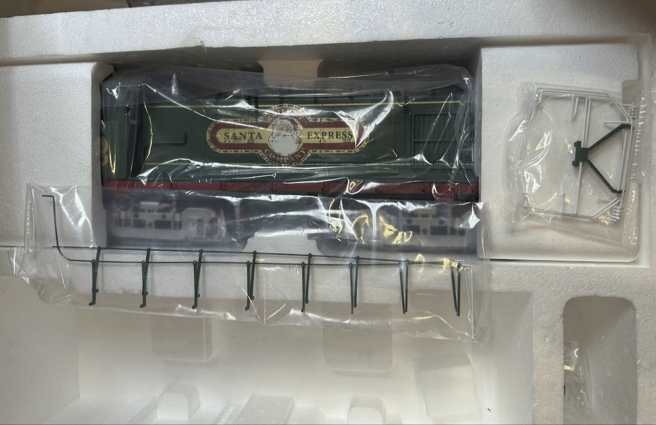 USA Trains R22566 Christmas Alco S4 Diesel Switcher Locomotive - Green OPEN