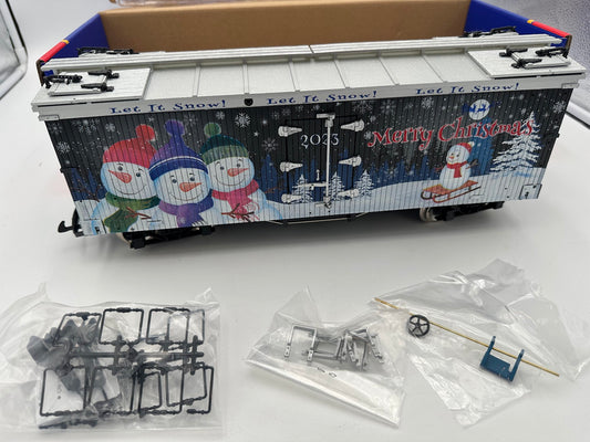 USA Trains R13041 CHRISTMAS Reefer 2023 "LET IT SNOW" Exclusive Color with Ball Bearing Wheels
