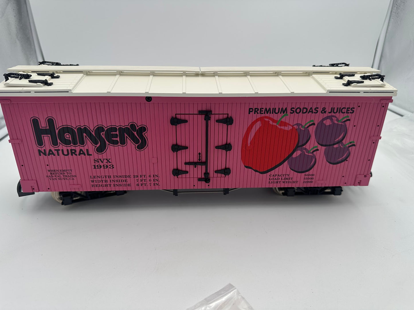 USA Trains Hansen's Natural Premium Soda RARE PINK Boxcar with Metal Wheels - Limited Run
