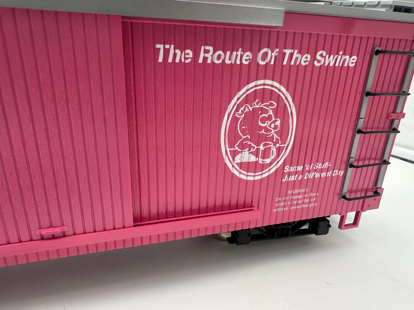 USA Trains Hog Canyon Lines Reefer PINK Boxcar with Roll-EZ Metal Wheels - Limited Run