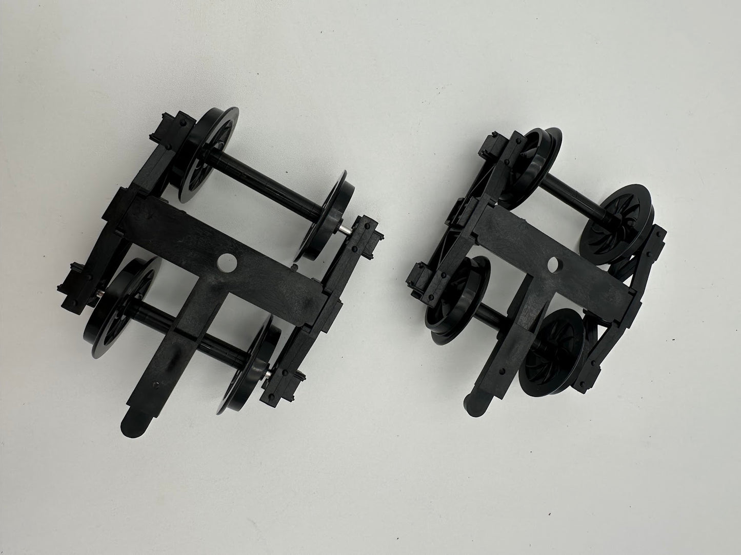 USA Trains Arch Bar Truck with Standard Wheels - 1 Pair Trucks