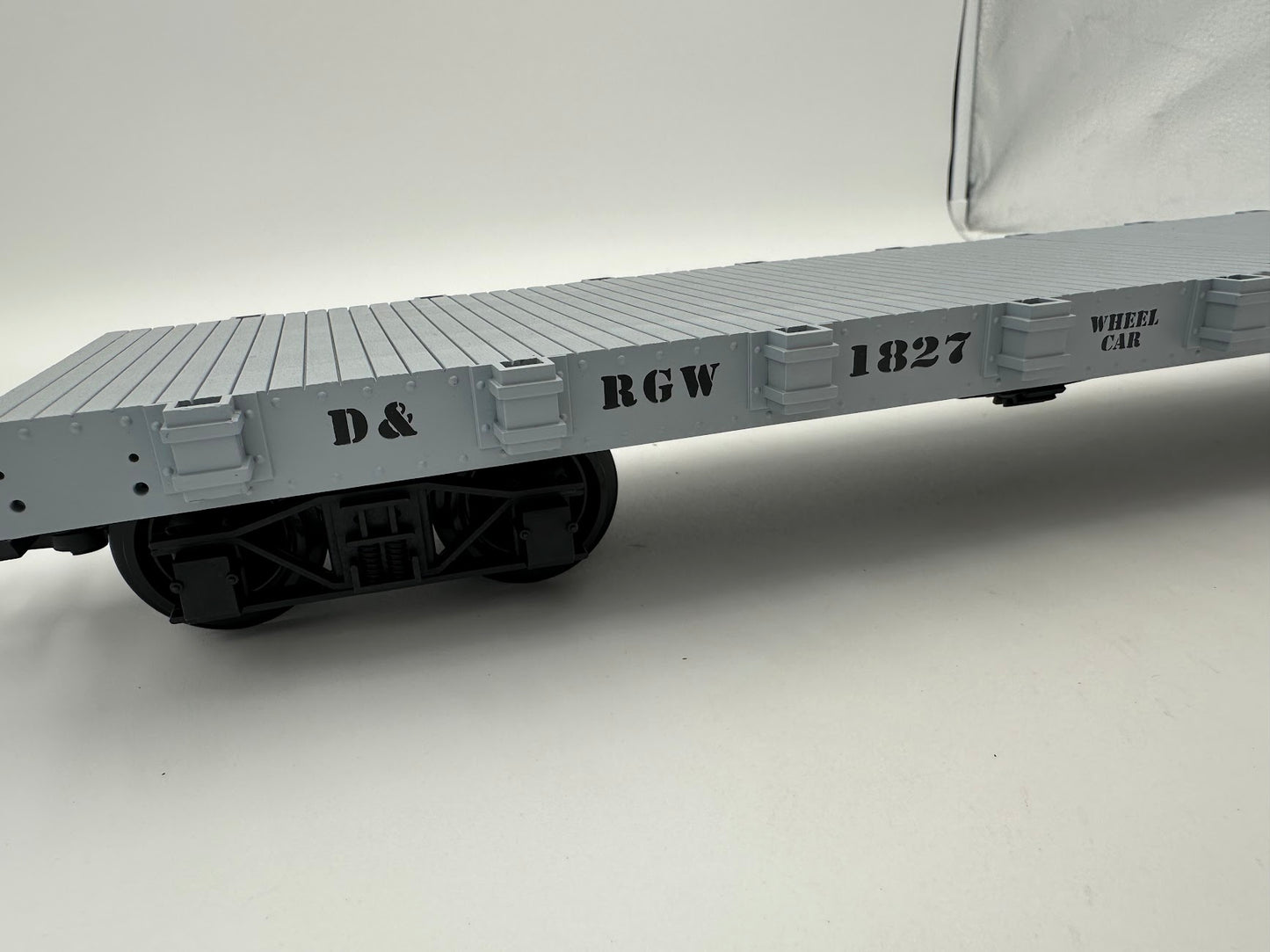 USA Trains D&RGW Denver Rio Grande Flat Car - Light Gray