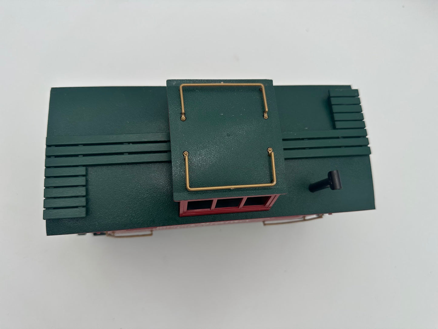 Bachmann North Pole & Southern Christmas Caboose with Metal Wheels - RED