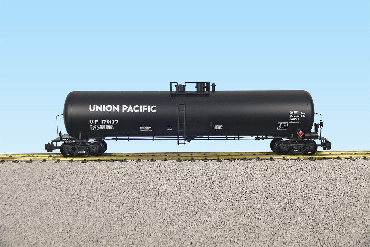USA Trains UNION PACIFIC 55' Modern Tank Car BLACK- R15175