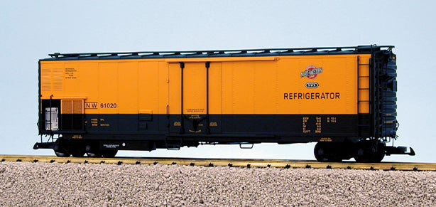 USA Trains R16722 C&NW 50' Reefer Car - Yellow/Green