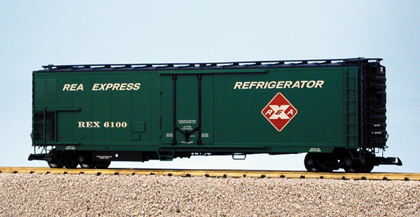 USA Trains R16723 REA 50' REEFER CAR - GREEN with Green Trucks