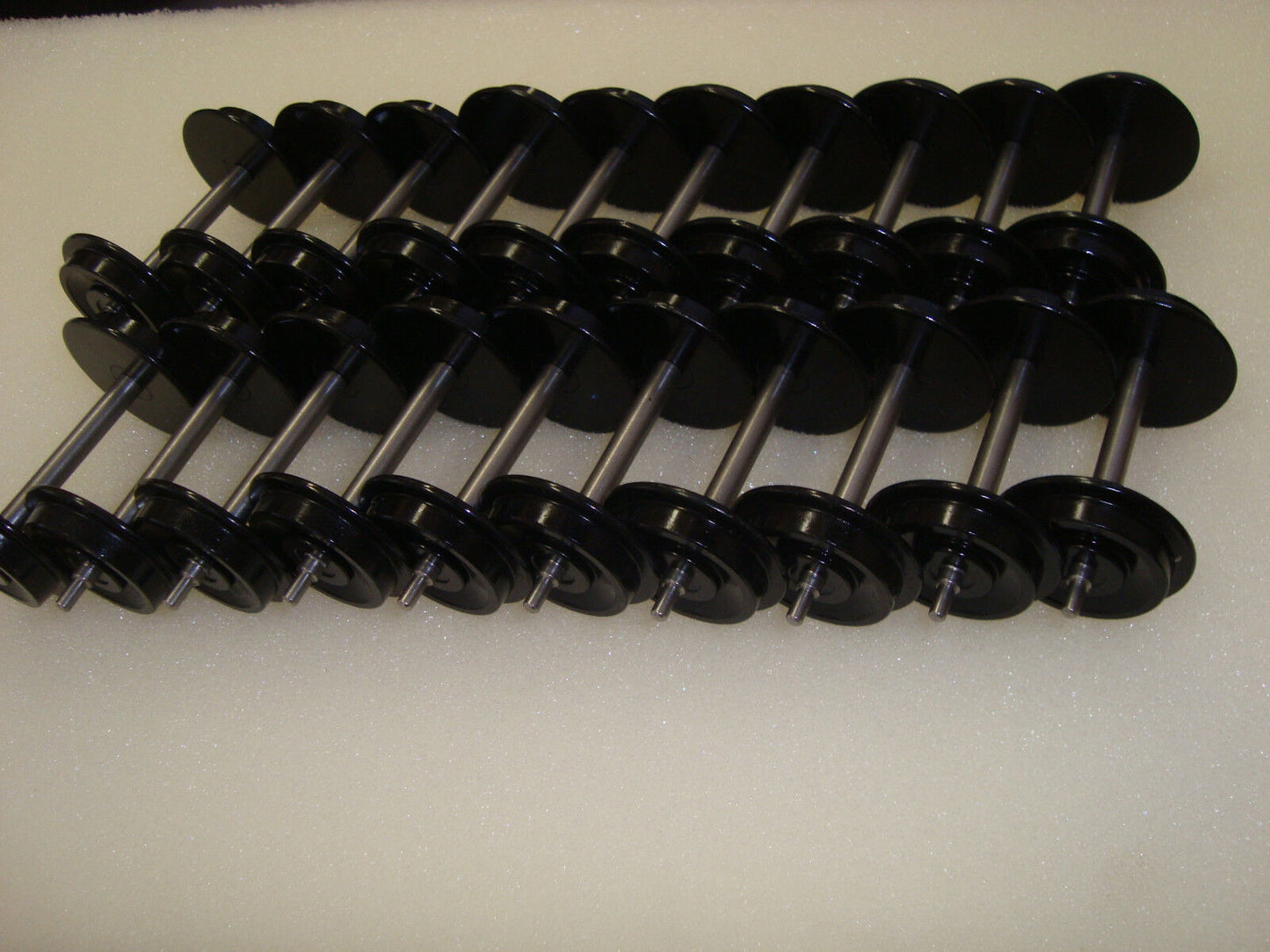 G-Scale Roll-EZ BLACK Metal Wheels - 2 Pairs / 4 Axles