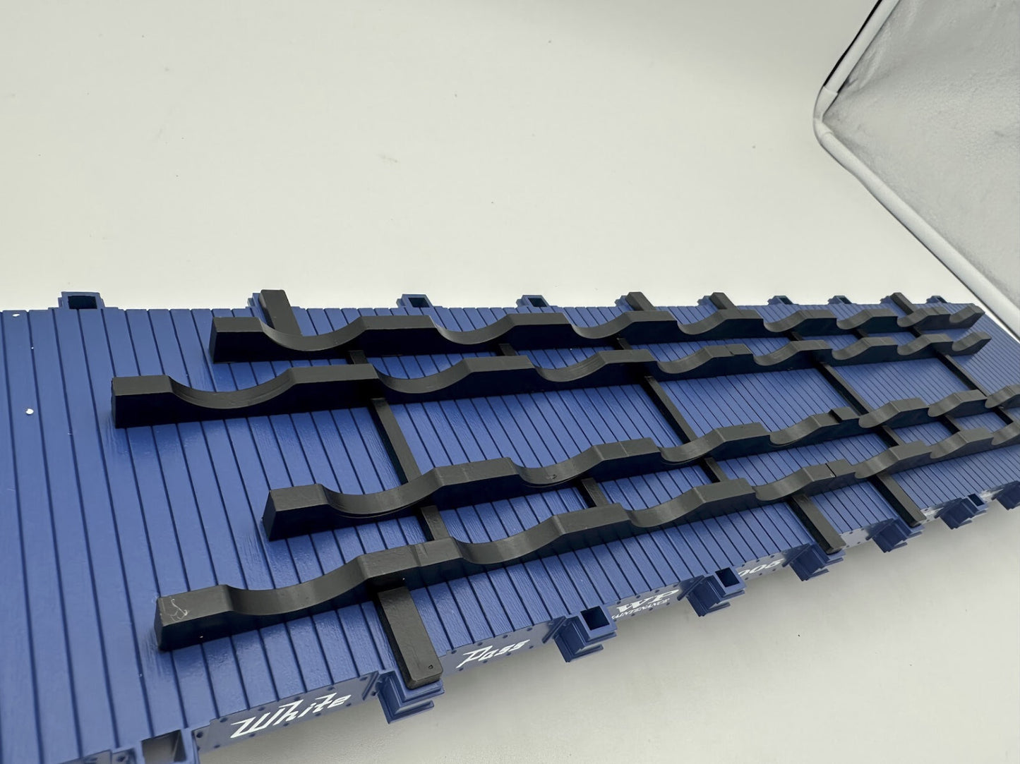 USA Trains G Scale Wheel Trucks Rack Holder for Flat Car - multiple colors
