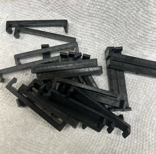 BACHMANN G-SCALE 25 Track Locking Clips for Steel Alloy Tracks (curve and straight)