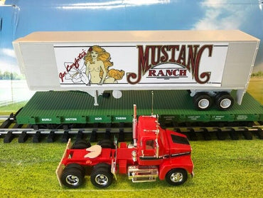 AMT ERTL Snapfast 1/32 Volvo N10 Truck & Reefer Trailer Kit made in 1994