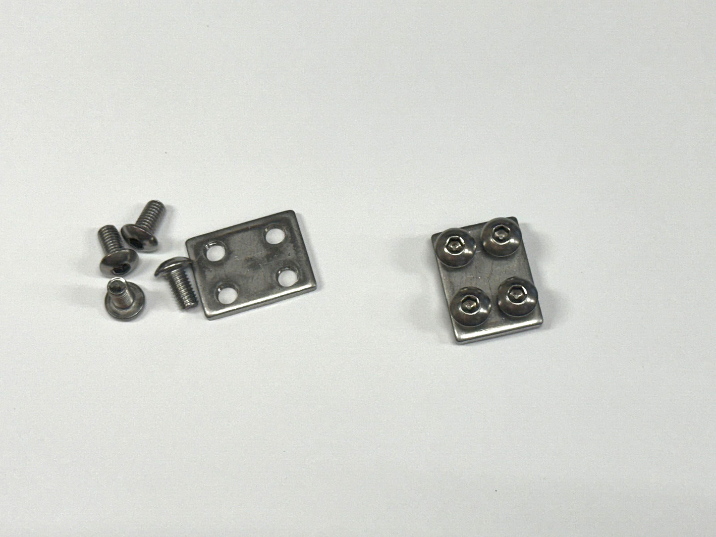 2 pcs G Scale Roll-EZ Stainless Steel Conductor Train Track Locks / Locking Plates / Clips