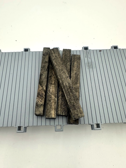 USA TRAINS Flat Car Wood Lumber Load or Railroad Ties 5 Pieces - G Scale