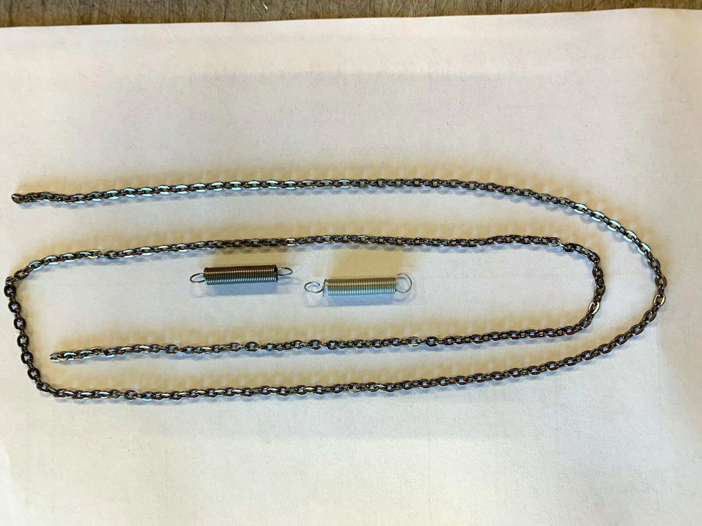 G-SCALE Flatcar Load Tie Down Kit, 2 Feet Chain and 2 Springs