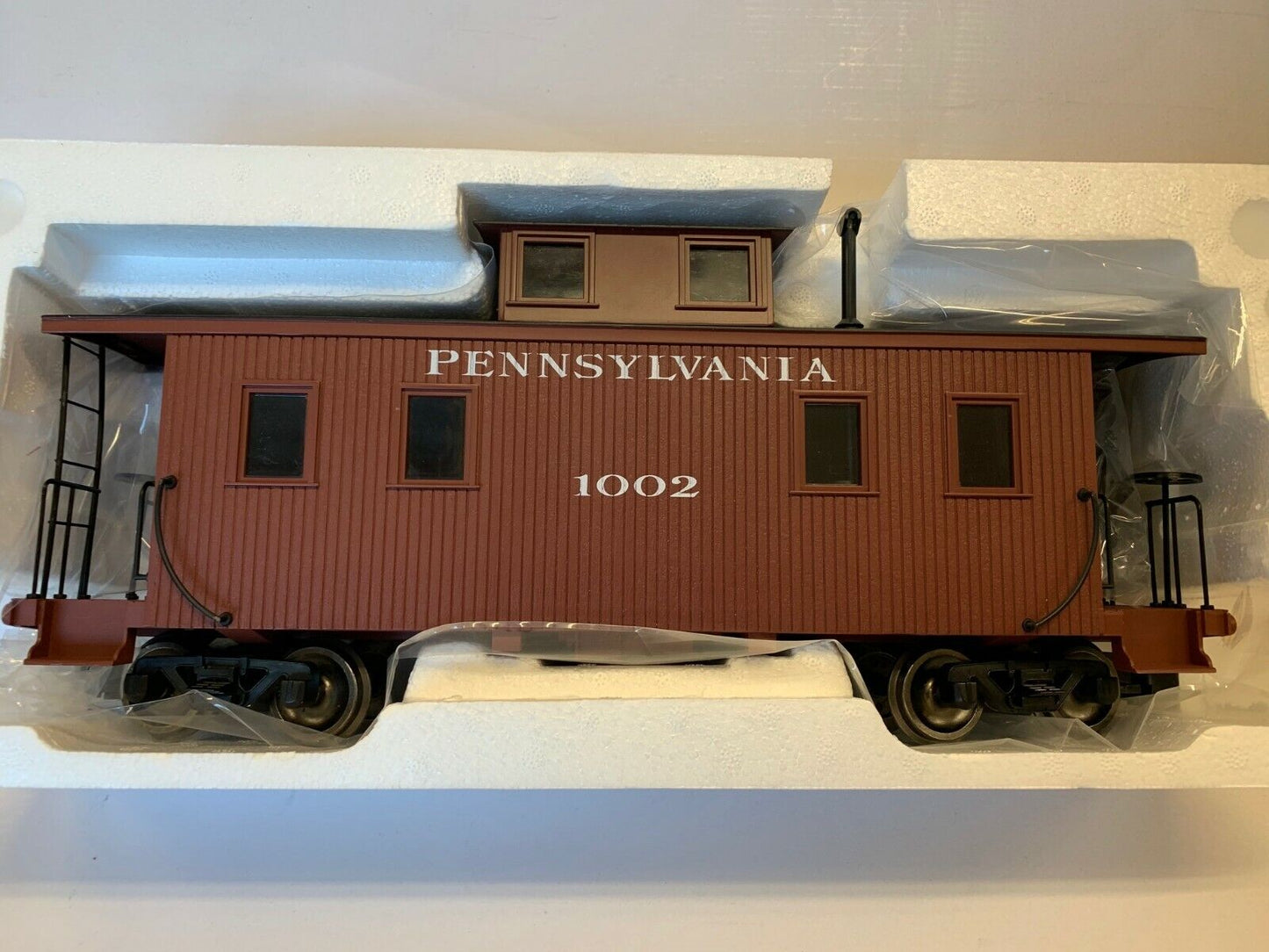 Bachmann 93802 Pennsylvania Caboose With Metal Wheels and Interior