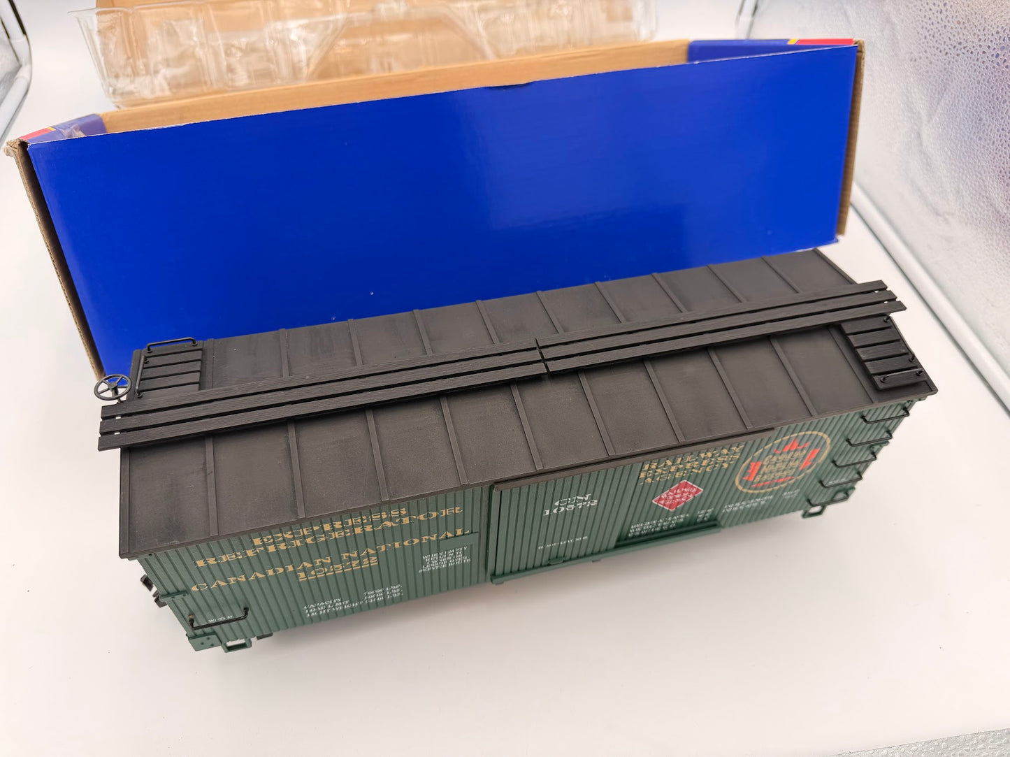 USA Trains R19082 Canadian National / REA Wood Boxcar w/ BB Metal Wheels