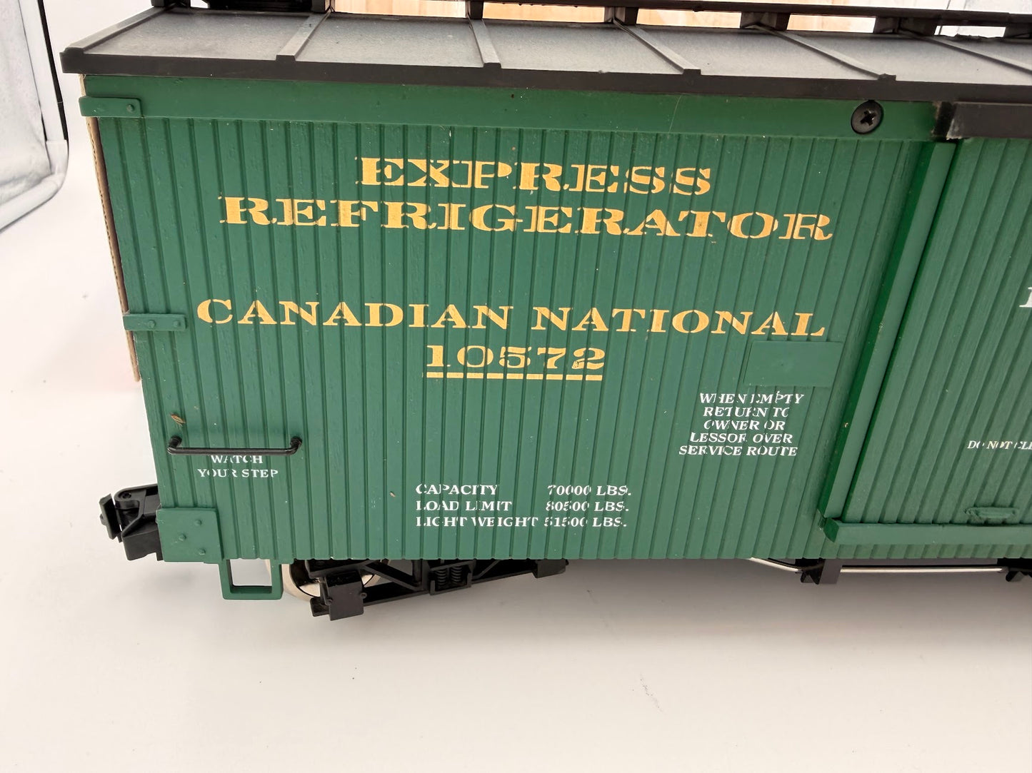 USA Trains R19082 Canadian National / REA Wood Boxcar w/ BB Metal Wheels