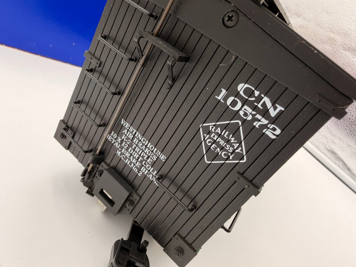 USA Trains R19082 Canadian National / REA Wood Boxcar w/ BB Metal Wheels