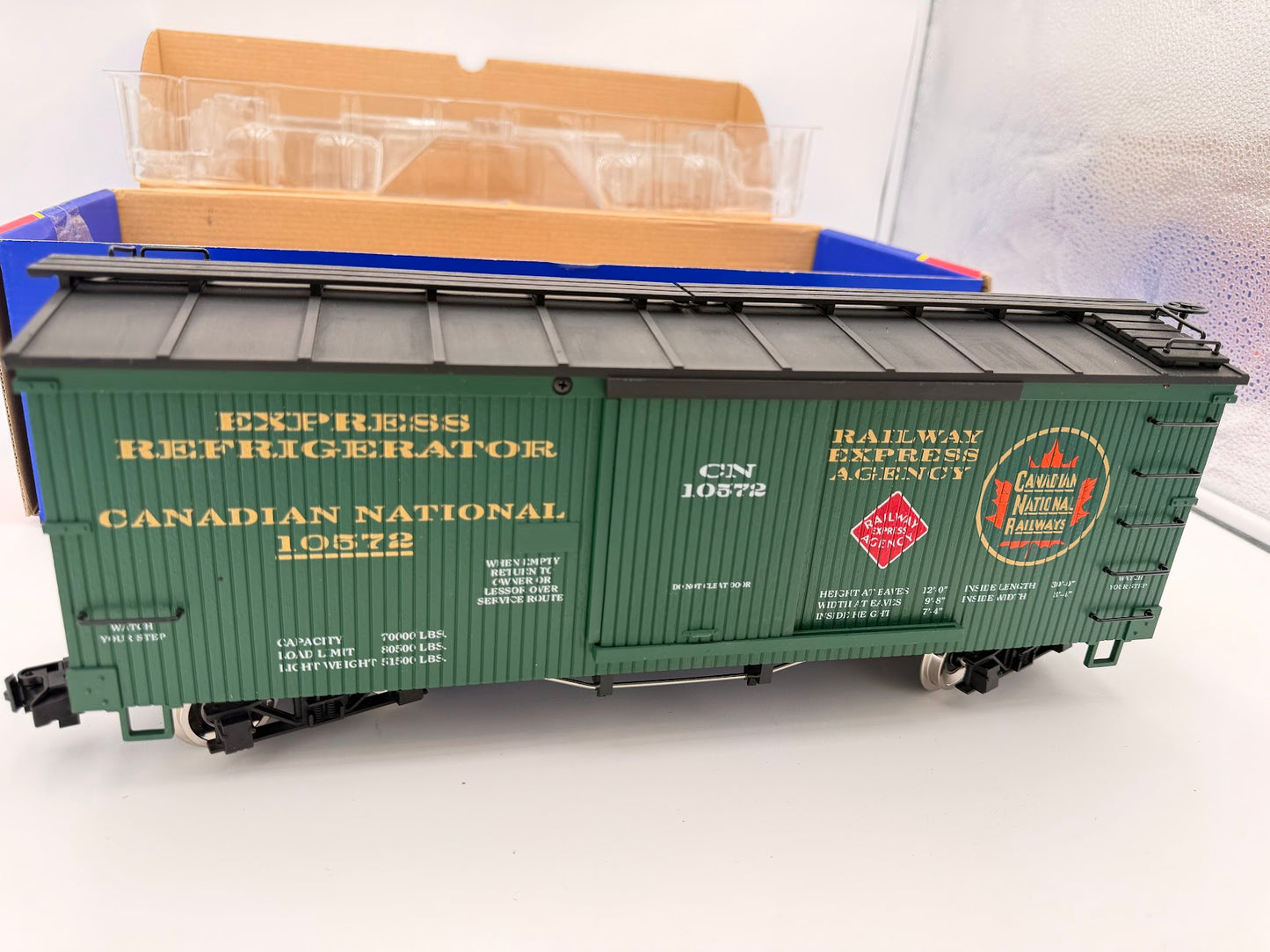 USA Trains R19082 Canadian National / REA Wood Boxcar w/ BB Metal Wheels