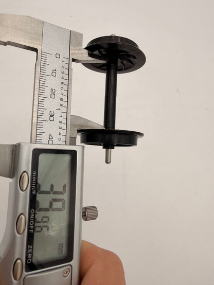 USA Trains Standard G Scale Wheel set - 4 Axles, 2 Pair