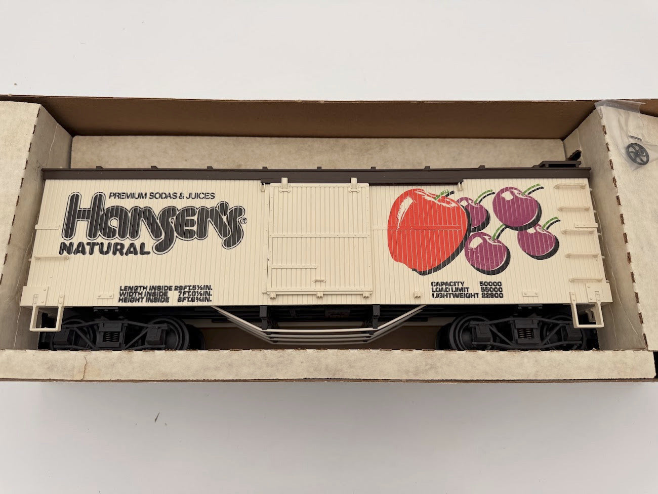 Delton Locomotive Works Hansen's Natural Premium Soda Off White 152B Boxcar - Limited Run