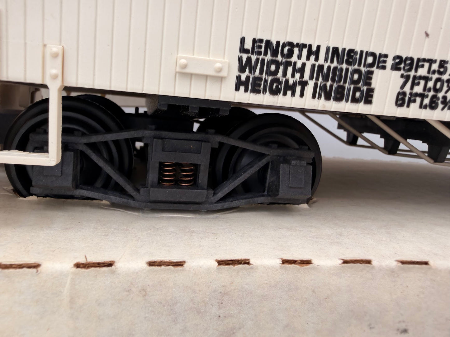 Delton Locomotive Works Hansen's Natural Premium Soda Off White 152B Boxcar - Limited Run