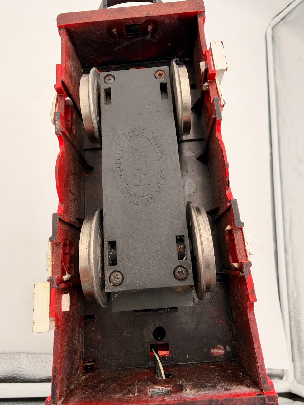 Hartland 09702 G Scale Steeple-Cab Diesel Switcher EX with Flat Car