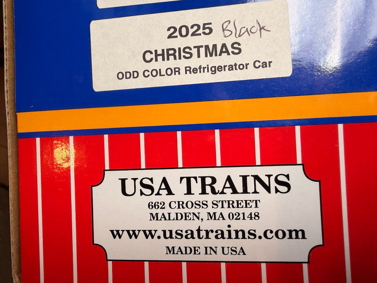 SPECIAL COLOR USA Trains R13043 CHRISTMAS Reefer 2025 "Snowmen" Holiday Boxcar - Black