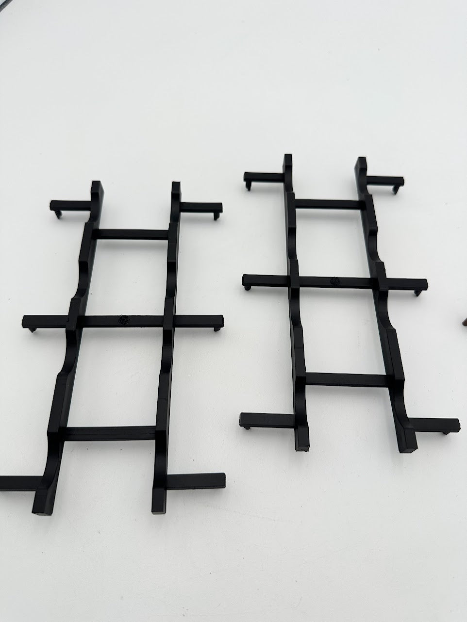 USA Trains G Scale Single Row Wheel Trucks Rack Holder for Flat Car - Brown or Black