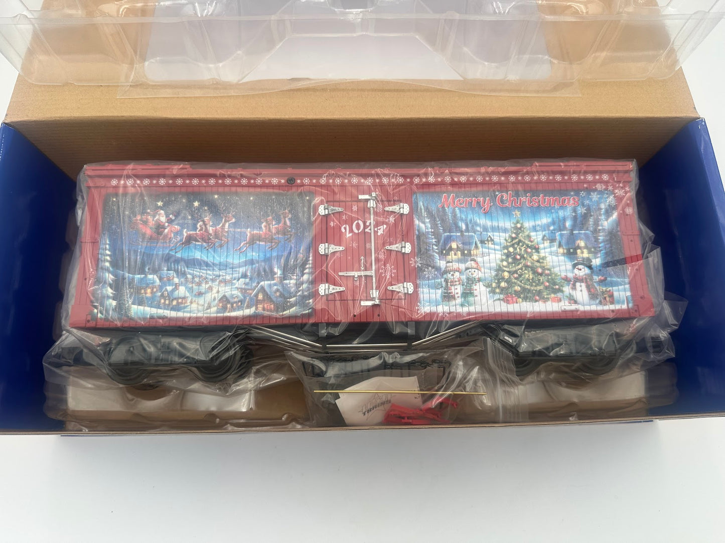 USA Trains EXCLUSIVE RED COLOR R13042 CHRISTMAS Reefer 2024 "Snowy Village" Holiday Car