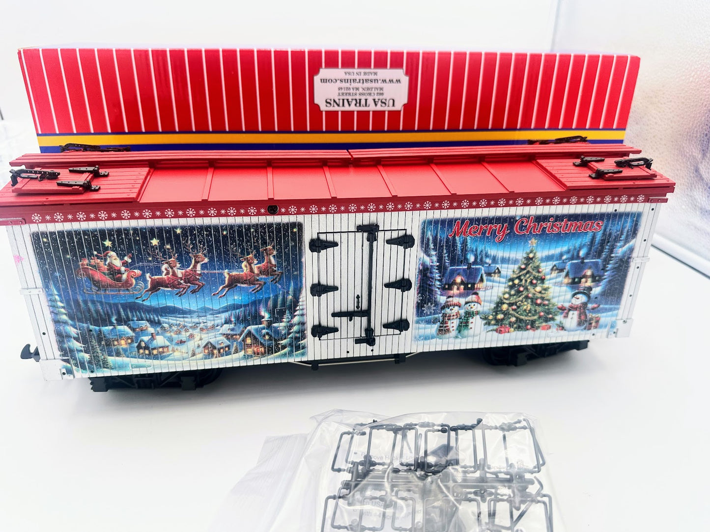 USA Trains EXCLUSIVE SILVER COLOR R13042 CHRISTMAS Reefer 2024 "Snowy Village" Holiday Car