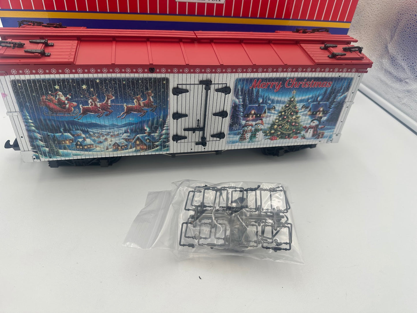 USA Trains EXCLUSIVE SILVER COLOR R13042 CHRISTMAS Reefer 2024 "Snowy Village" Holiday Car