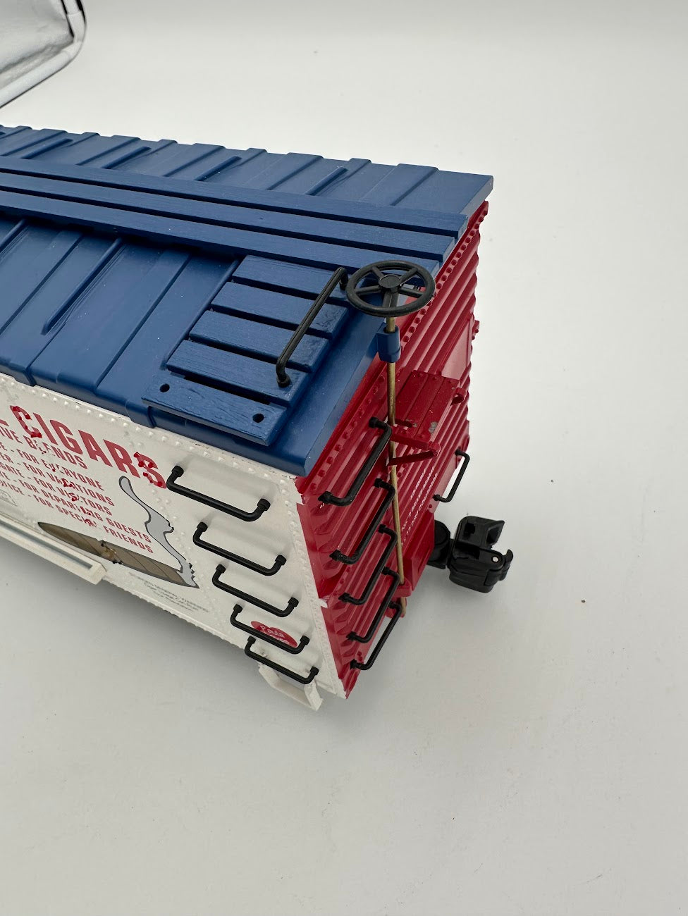 USA Trains Custom Boxcar South Eastern Express "Scandal Cigars"
