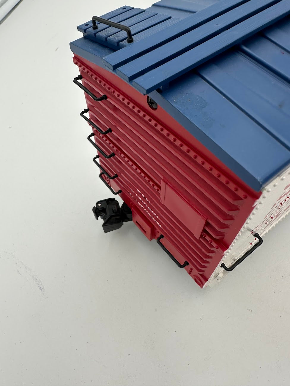 USA Trains Custom Boxcar South Eastern Express "Scandal Cigars"