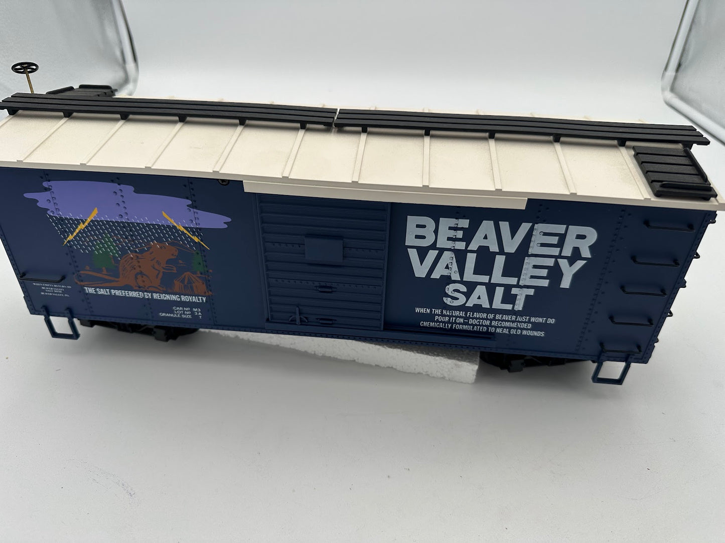 USA Trains Beaver Valley Salt Blue Reefer Boxcar - Limited Run
