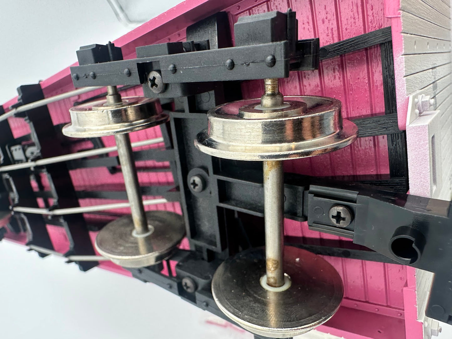 USA Trains Hansen's Natural Premium Soda RARE PINK Boxcar with Metal Wheels - Limited Run