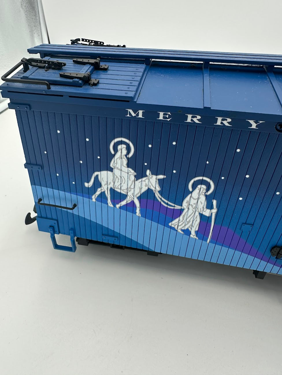 USA Trains R13014 1996 Vintage Christmas Reefer with Joseph and Mary - BLUE