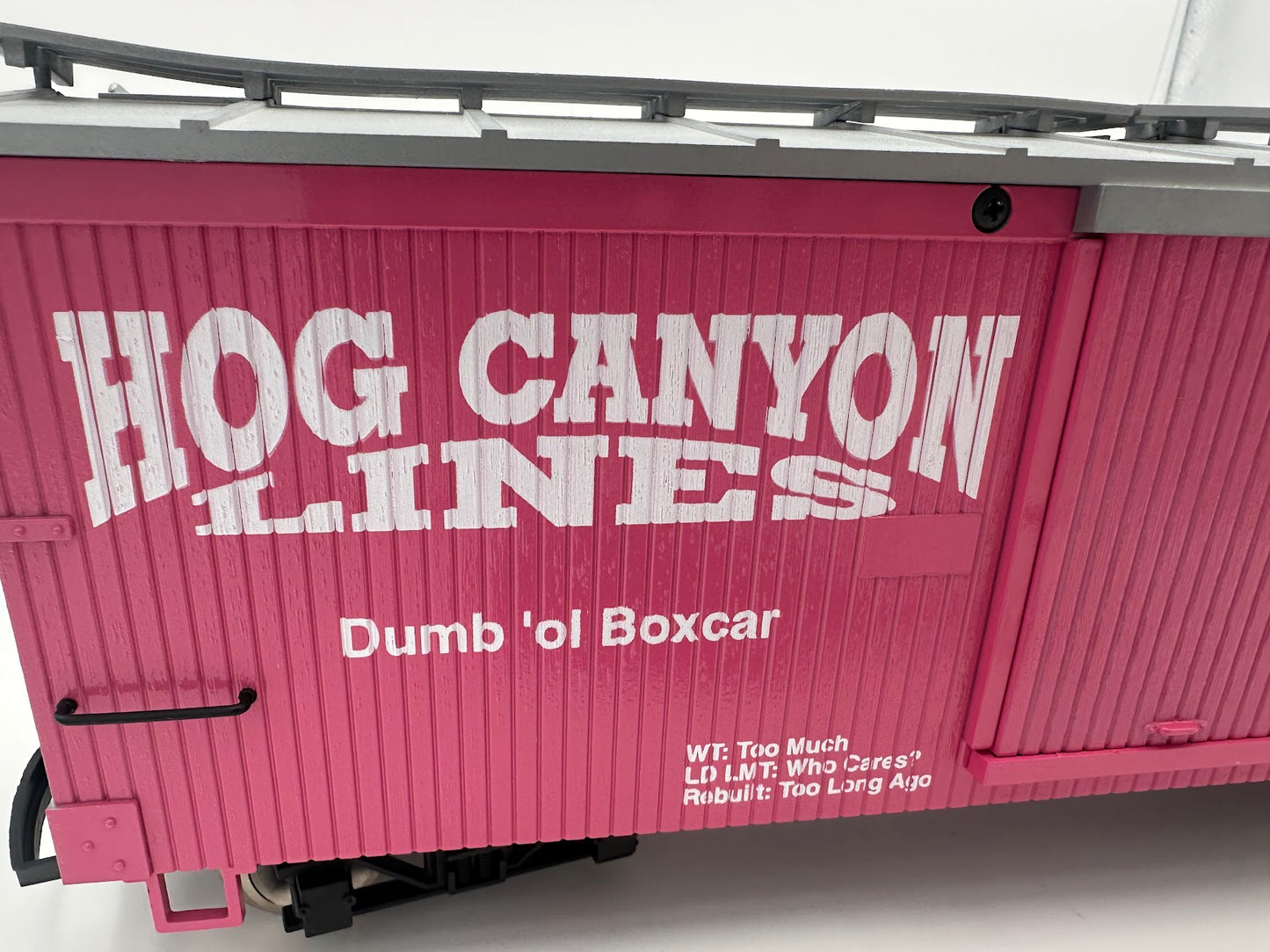 USA Trains Hog Canyon Lines Reefer PINK Boxcar with Roll-EZ Metal Wheels - Limited Run
