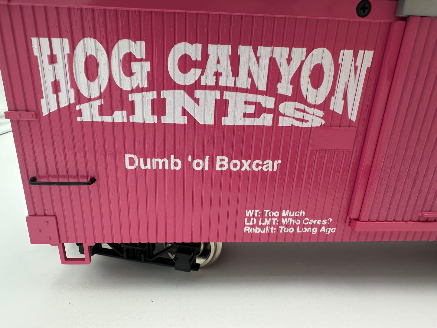 USA Trains Hog Canyon Lines Reefer PINK Boxcar with Roll-EZ Metal Wheels - Limited Run