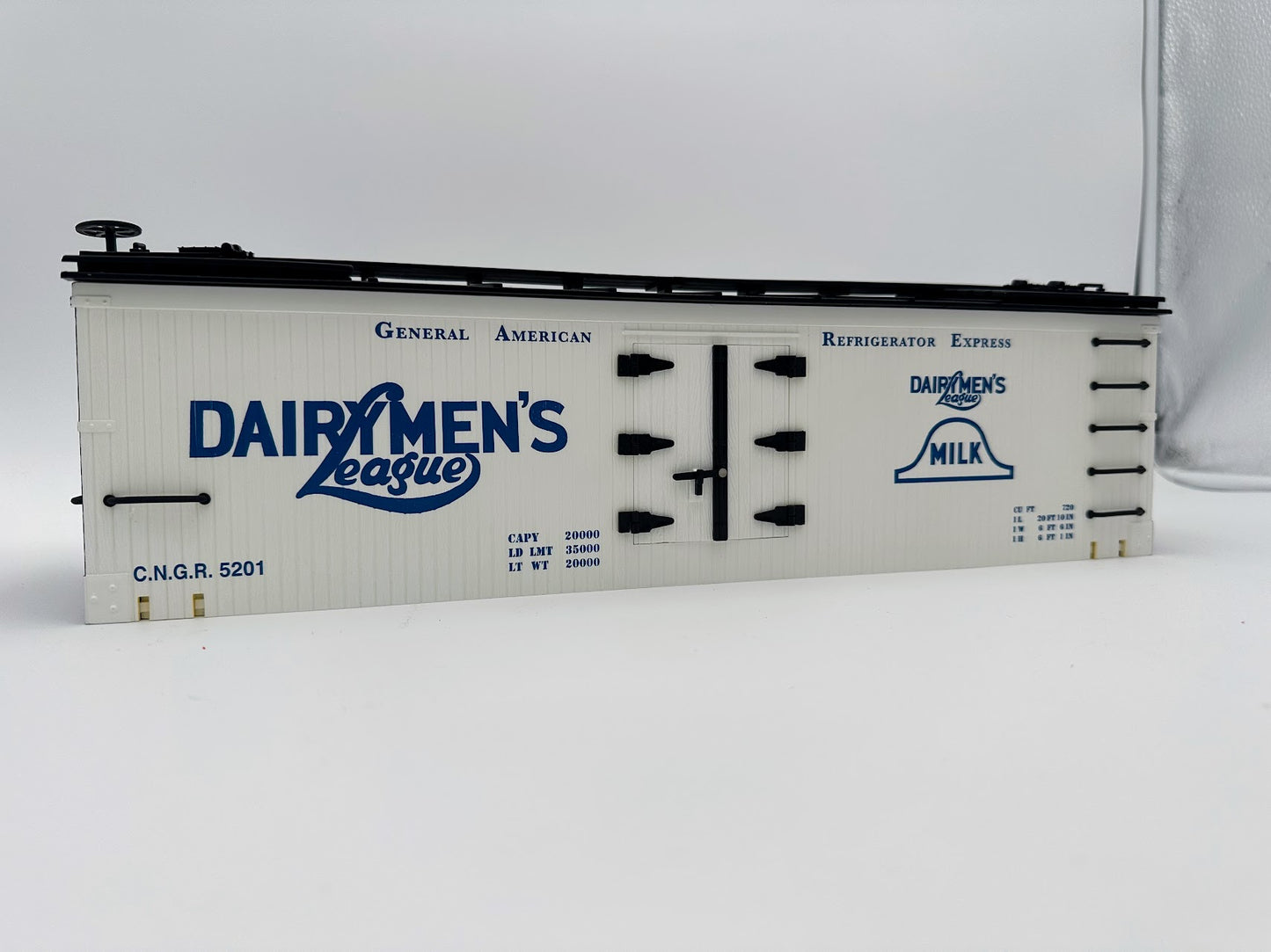 BACHMANN 93266 Dairymans League Reefer Body Only For Scratch Building or Scenics