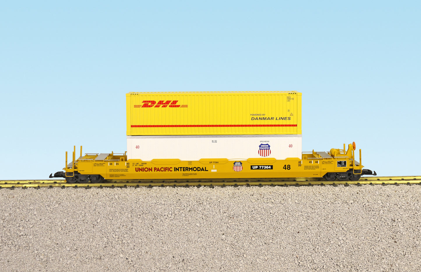 USA TRAINS INTERMODAL Flat Car with 3 Containers - R17115 Union Pacific #2