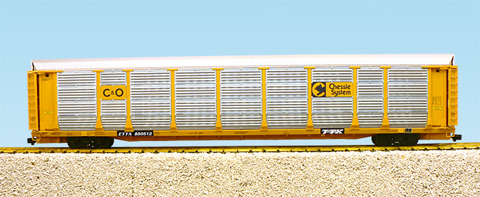 USA Trains BI LEVEL AUTO CARRIER R17193 C&O Yellow