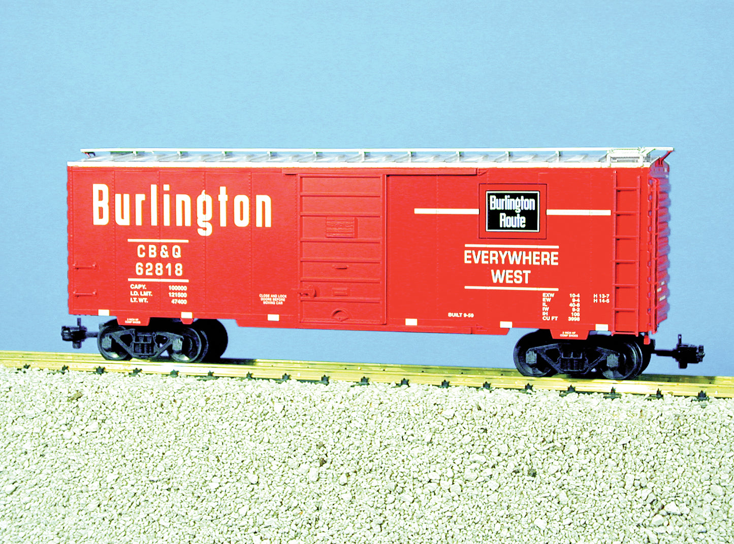 USA Trains R19213A BURLINGTON ROUTE 40' RED Simluated Steel Box Car PS-1