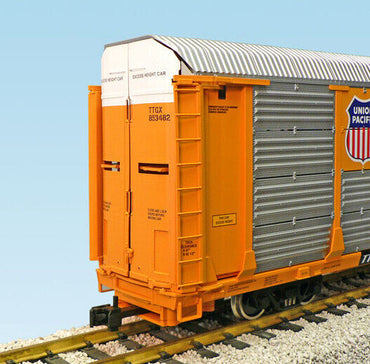 USA Trains BI LEVEL AUTO CARRIER R17170 SANTA FE RED/YELLOW