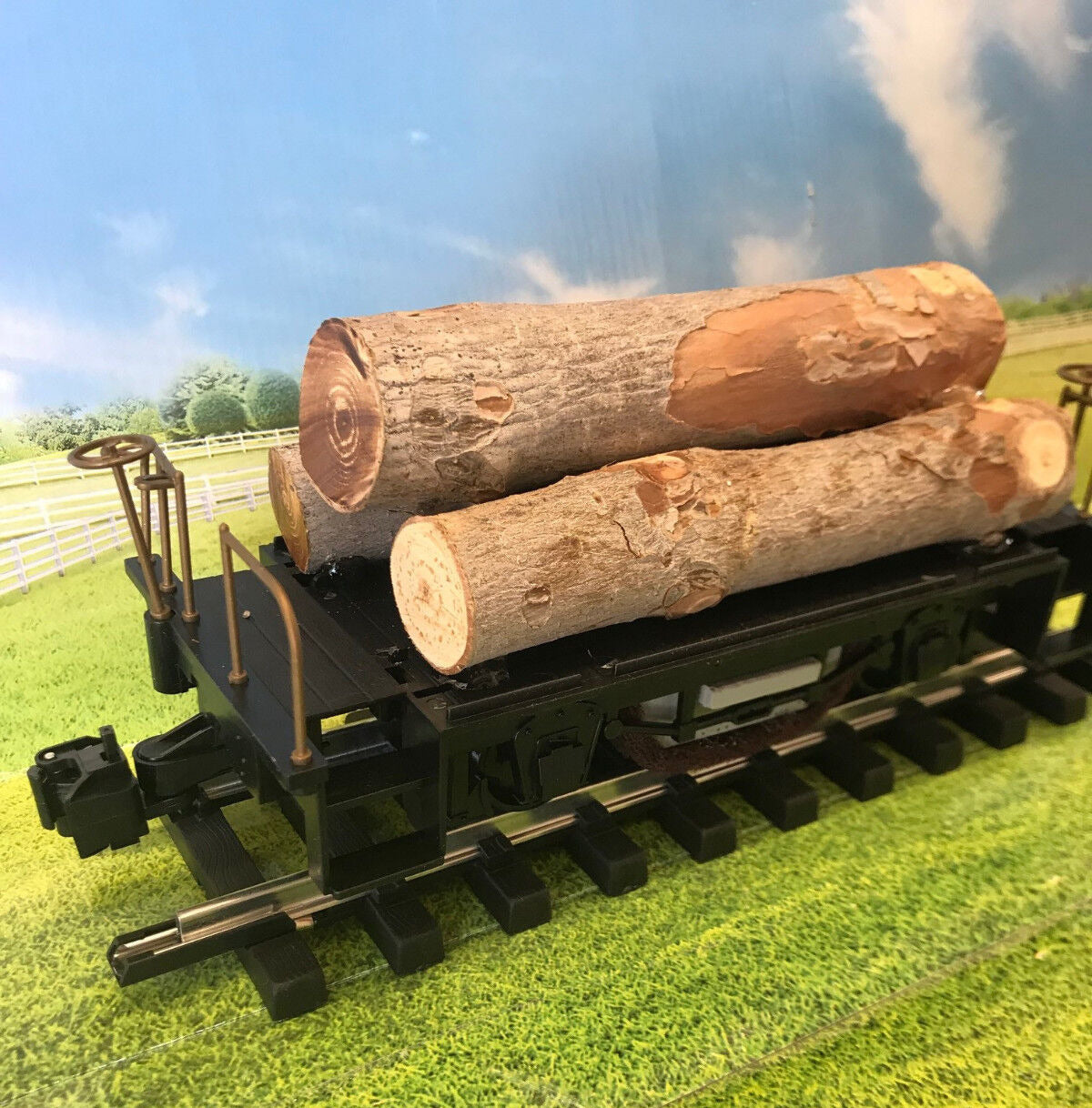 Bachmann Custom Log Car with Roll-EZ Exclusive Brite-Blok Track Cleaner