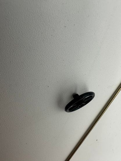 USA TRAINS R16-007 Brass Brake Wheel Shaft and Plastic Brake Wheel